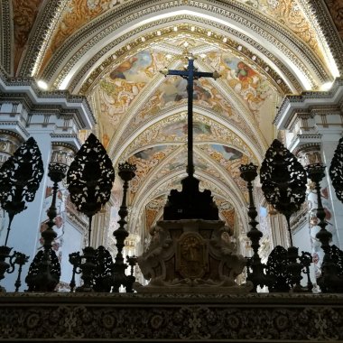 Poder y plegaria en las tierras de los Sanseveri