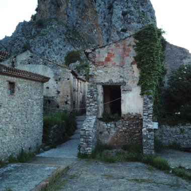 Pueblo fantasma de Sanseverino